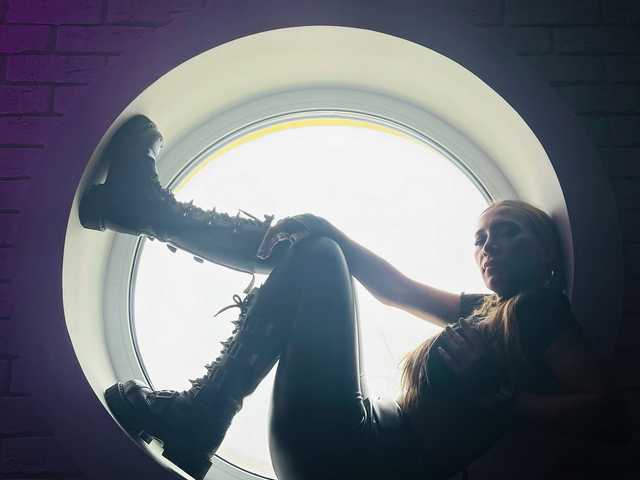 Φωτογραφία του προφίλ --Leya-Red--