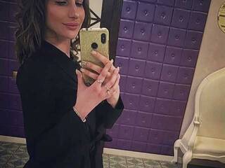 Ερωτική συνομιλία μέσω βίντεο -AnnaMaria-a