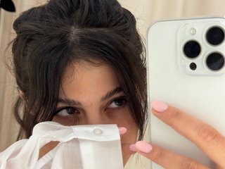 Ερωτική συνομιλία μέσω βίντεο -Madi-