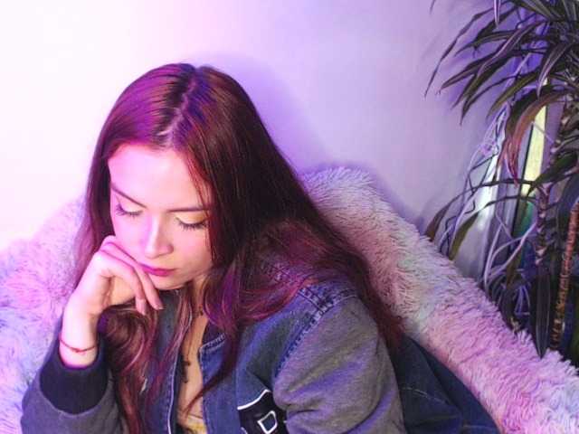 Εκπομπές οθόνης -Melany-01
