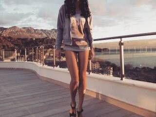 Ερωτική συνομιλία μέσω βίντεο -MILLI-