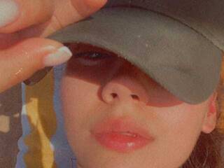 Ερωτική συνομιλία μέσω βίντεο -TheOne-K