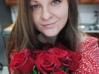 Ερωτική συνομιλία μέσω βίντεο -Tunya-