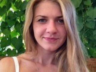 Ερωτική συνομιλία μέσω βίντεο 69blondy69