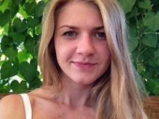 Ερωτική συνομιλία μέσω βίντεο 69blondy69