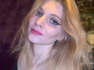 Ερωτική συνομιλία μέσω βίντεο Adalinda