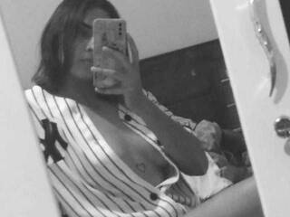 Ερωτική συνομιλία μέσω βίντεο adara-orson