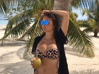 Ερωτική συνομιλία μέσω βίντεο FLame_Adel