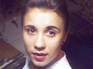 Ερωτική συνομιλία μέσω βίντεο adellia