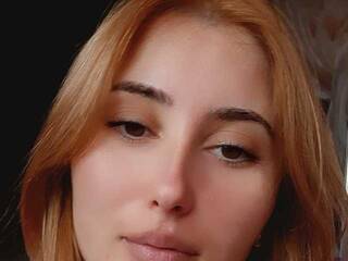 Ερωτική συνομιλία μέσω βίντεο Adelyea