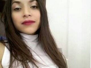 Ερωτική συνομιλία μέσω βίντεο adriennesexy