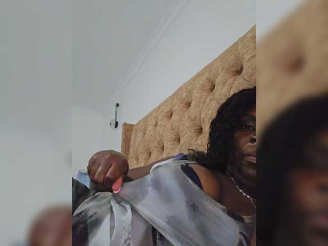 Εκπομπές οθόνης AfricanShyQueen1