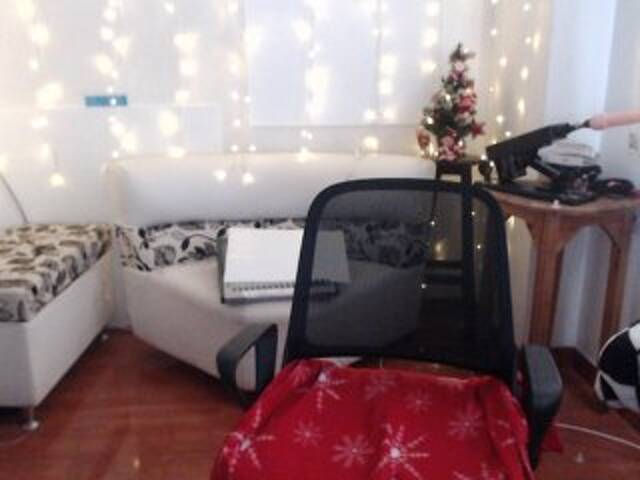 Εκπομπές οθόνης AhriBluff