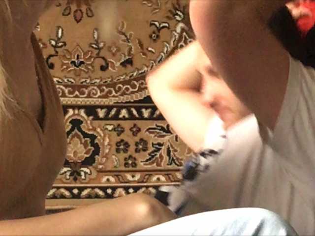 Εκπομπές οθόνης AimeeAh