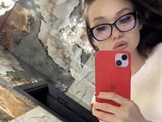 Ερωτική συνομιλία μέσω βίντεο EliVii