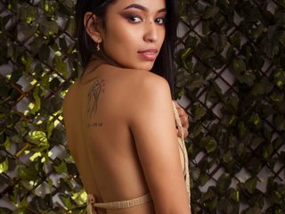 Ερωτική συνομιλία μέσω βίντεο Alexa-Belluci