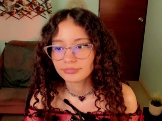 Ερωτική συνομιλία μέσω βίντεο Alexa-Daddario