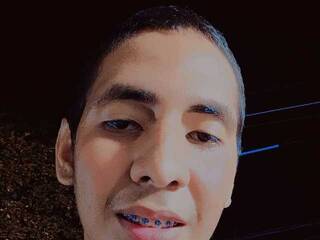 Ερωτική συνομιλία μέσω βίντεο Alexcumhot