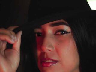 Ερωτική συνομιλία μέσω βίντεο alexxbeell