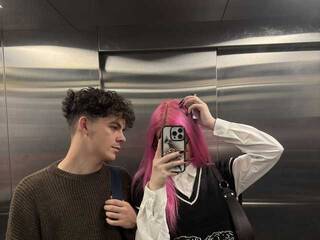 Ερωτική συνομιλία μέσω βίντεο alice18james