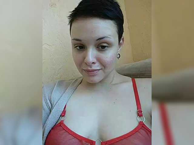 Εκπομπές οθόνης Katy_Manson