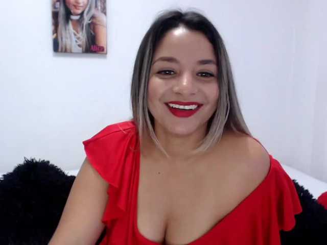 Φωτογραφίες alicequeenx hello guys welcome to my room im new model in here help me complette my goal and enjow the show #latina#curvy#hot#blonde#pvt#dildo#cum#squirt#pvt