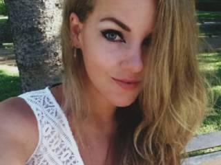 Ερωτική συνομιλία μέσω βίντεο aliceshine