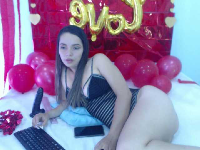 Εκπομπές οθόνης AliciaHank