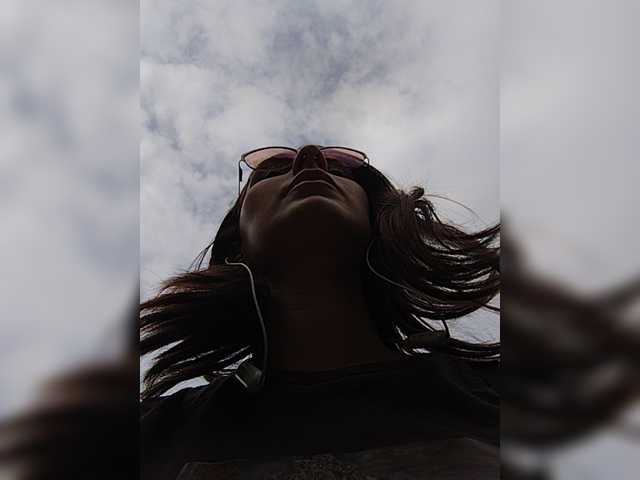 Εκπομπές οθόνης AlienKamila