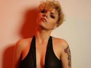 Ερωτική συνομιλία μέσω βίντεο alissa4u