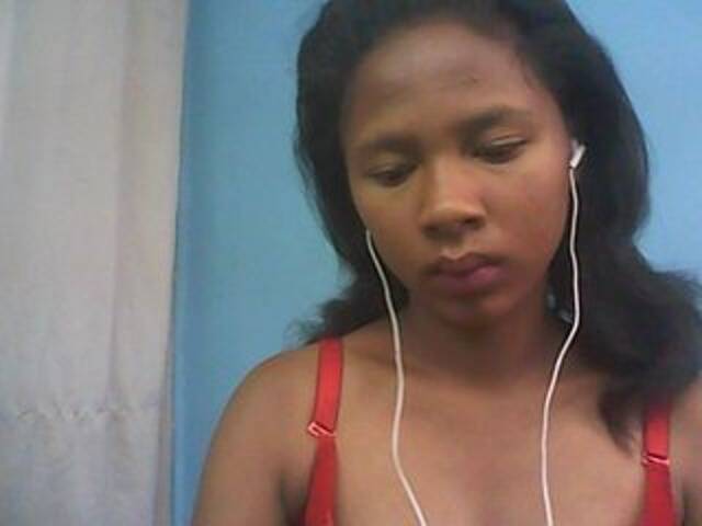 Εκπομπές οθόνης almapleasure