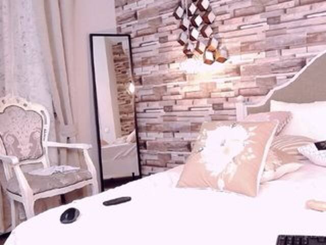 Εκπομπές οθόνης AmeliaAngel