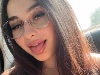 Ερωτική συνομιλία μέσω βίντεο AmyTvist