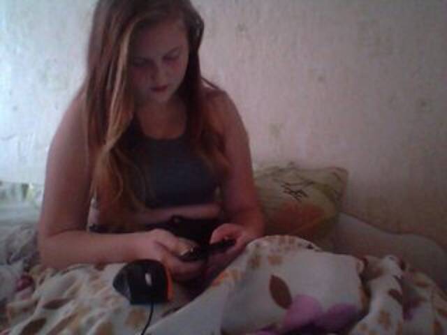 Εκπομπές οθόνης AnabelWhite