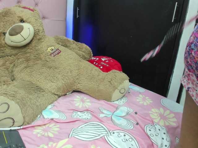 Εκπομπές οθόνης AndreaDuque