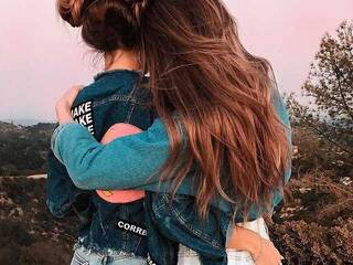 Ερωτική συνομιλία μέσω βίντεο androparty