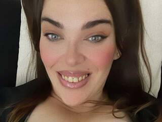 Ερωτική συνομιλία μέσω βίντεο AngelaEvans