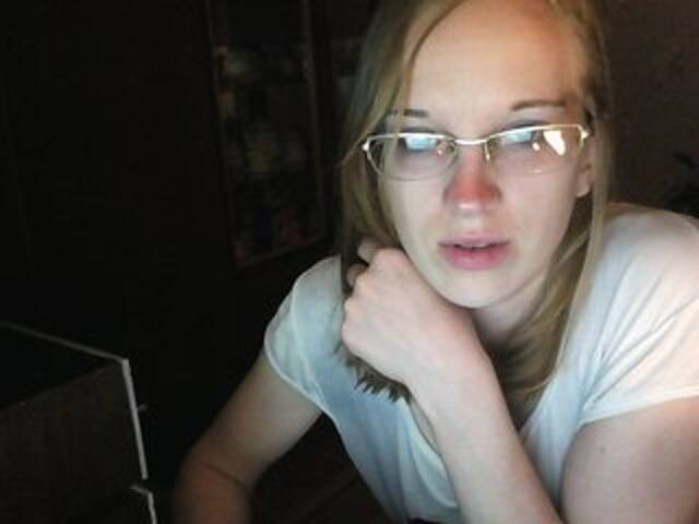 Εκπομπές οθόνης Angelpussy1