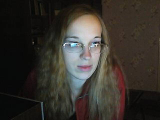 Εκπομπές οθόνης Angelpussy1