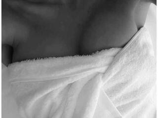 Ερωτική συνομιλία μέσω βίντεο Angie-Delores