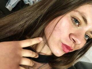 Ερωτική συνομιλία μέσω βίντεο annieswit