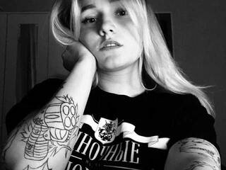 Ερωτική συνομιλία μέσω βίντεο Annowa