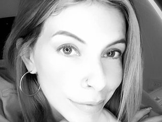 Ερωτική συνομιλία μέσω βίντεο AnthoniaRose