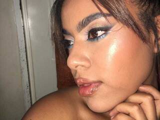 Ερωτική συνομιλία μέσω βίντεο arianabedoya