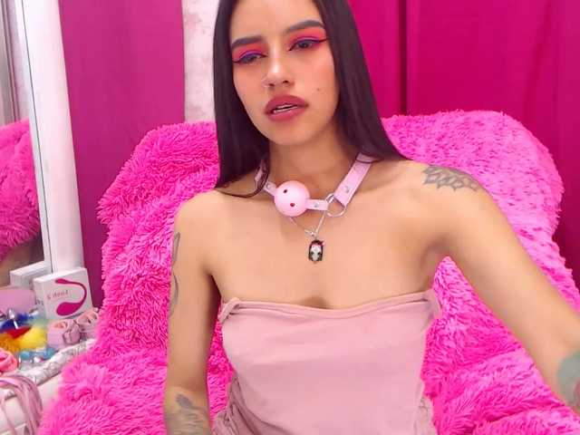 Φωτογραφίες ArianaMoreno ♥ Just because today is Friday, I will give you the control of my lush for 10 minutes for 200 tokens ♥ ♥ Just because today is Friday, I will give you the control of my lush for 10 minutes for 200 tokens ♥