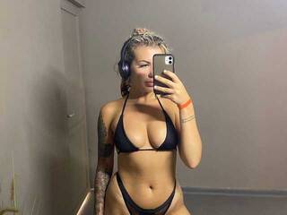 Ερωτική συνομιλία μέσω βίντεο ArielArls