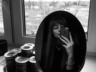 Ερωτική συνομιλία μέσω βίντεο ArielDark