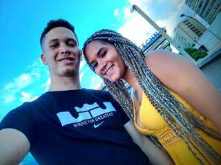 Ερωτική συνομιλία μέσω βίντεο ArthurandAlix