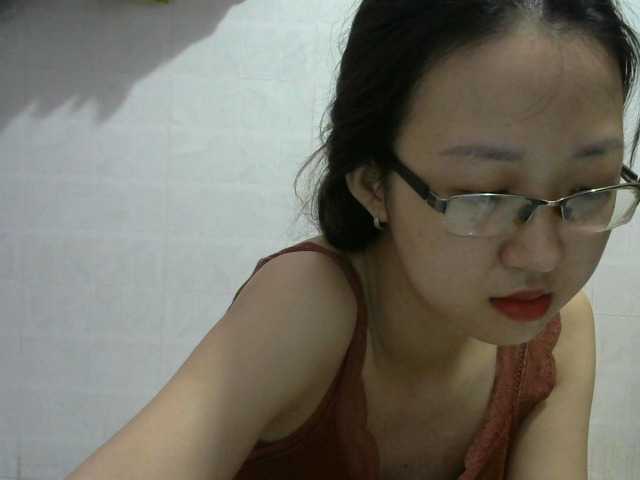 Εκπομπές οθόνης AsianCandy