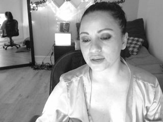 Εκπομπές οθόνης assbroken4u